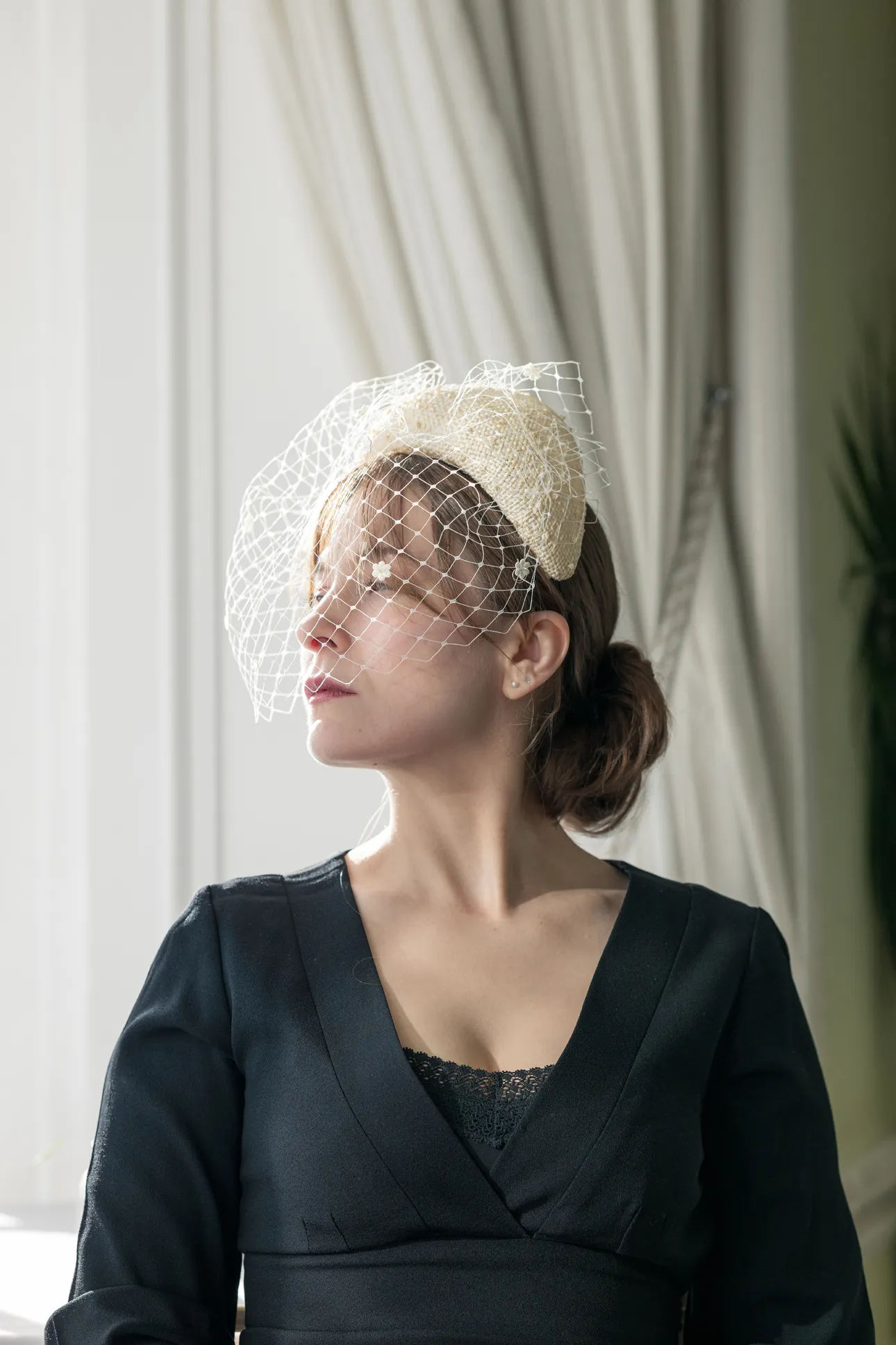 Cream Knotted Straw Bandeaux with Face Veil